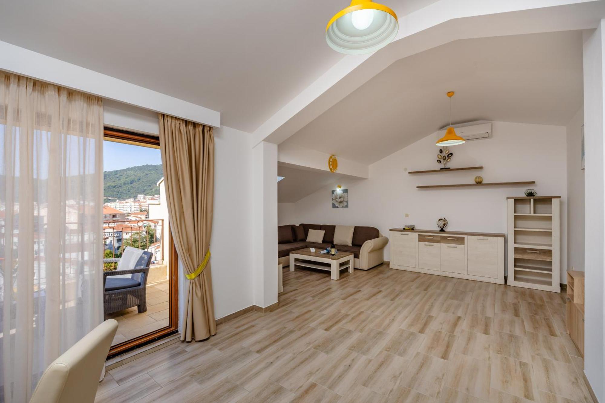 Arvala Apartments Budva Bilik gambar
