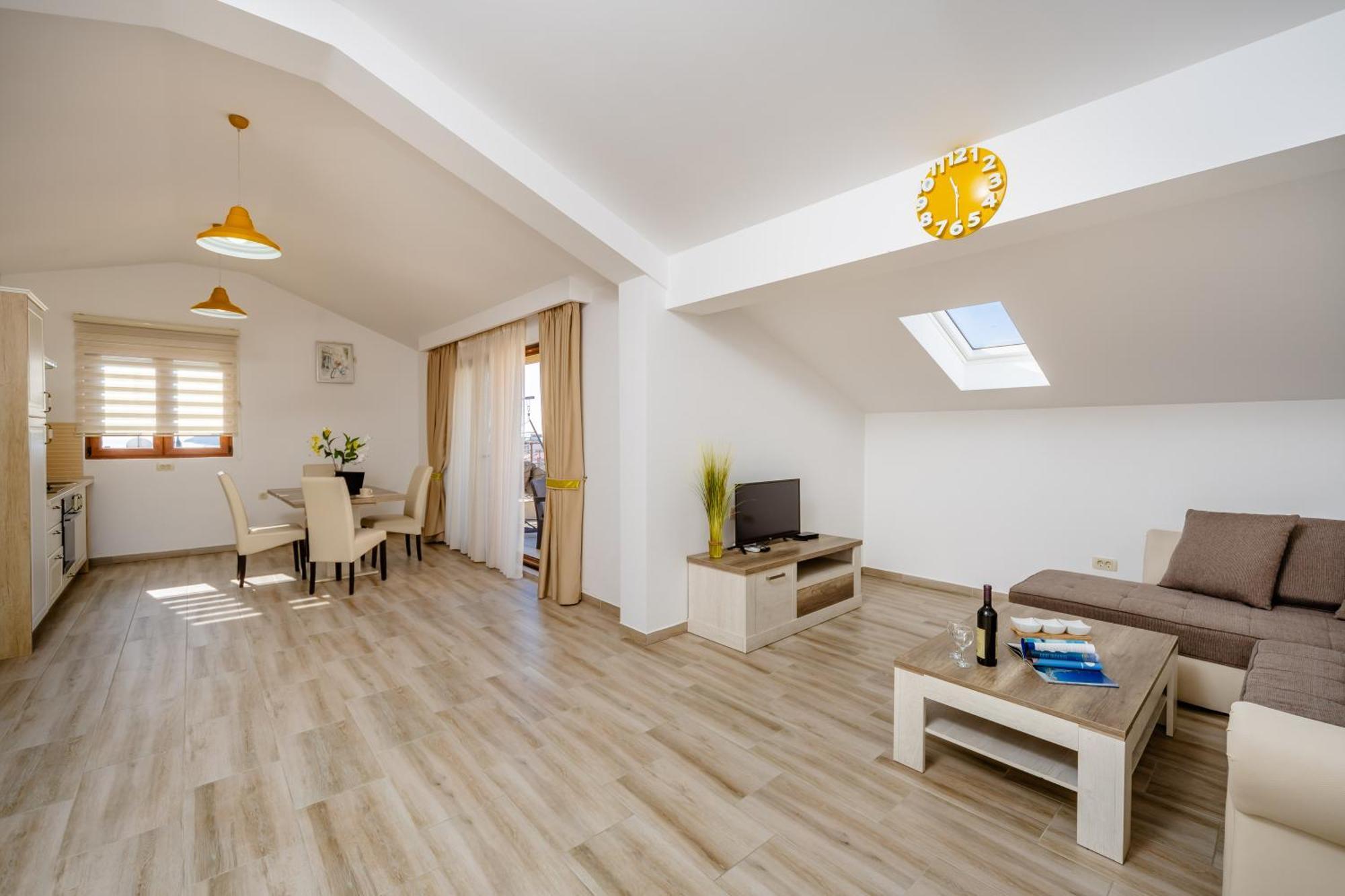 Arvala Apartments Budva Bilik gambar