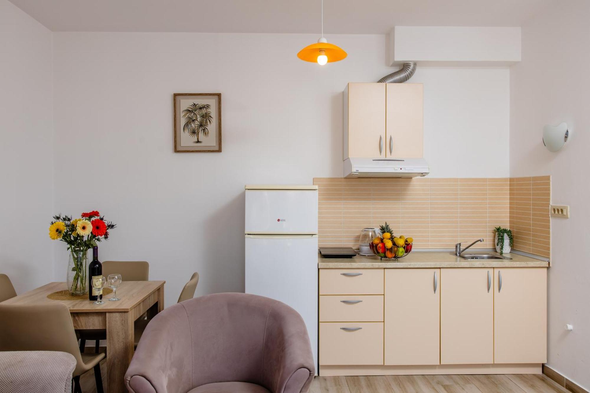 Arvala Apartments Budva Bilik gambar