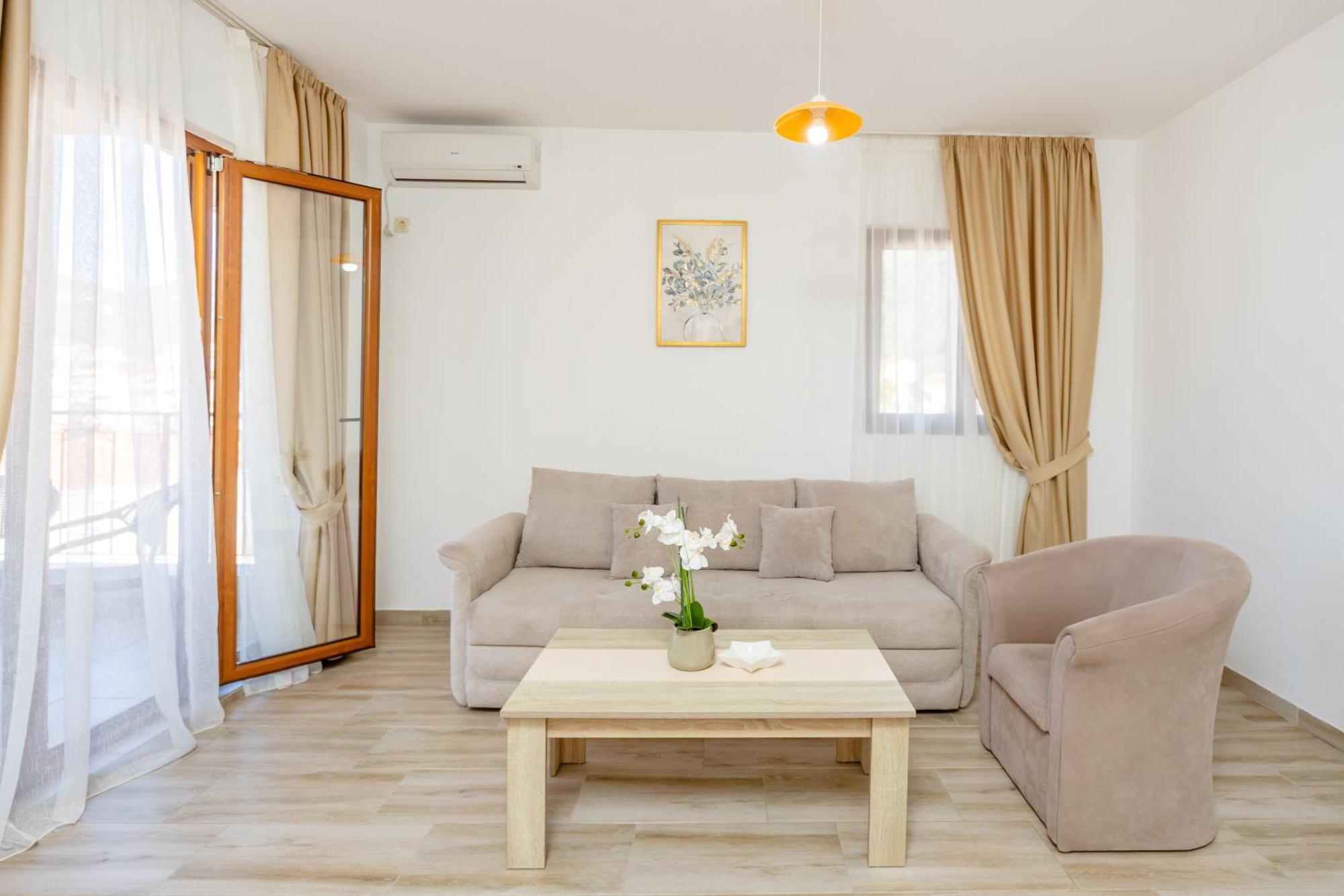 Arvala Apartments Budva Bilik gambar