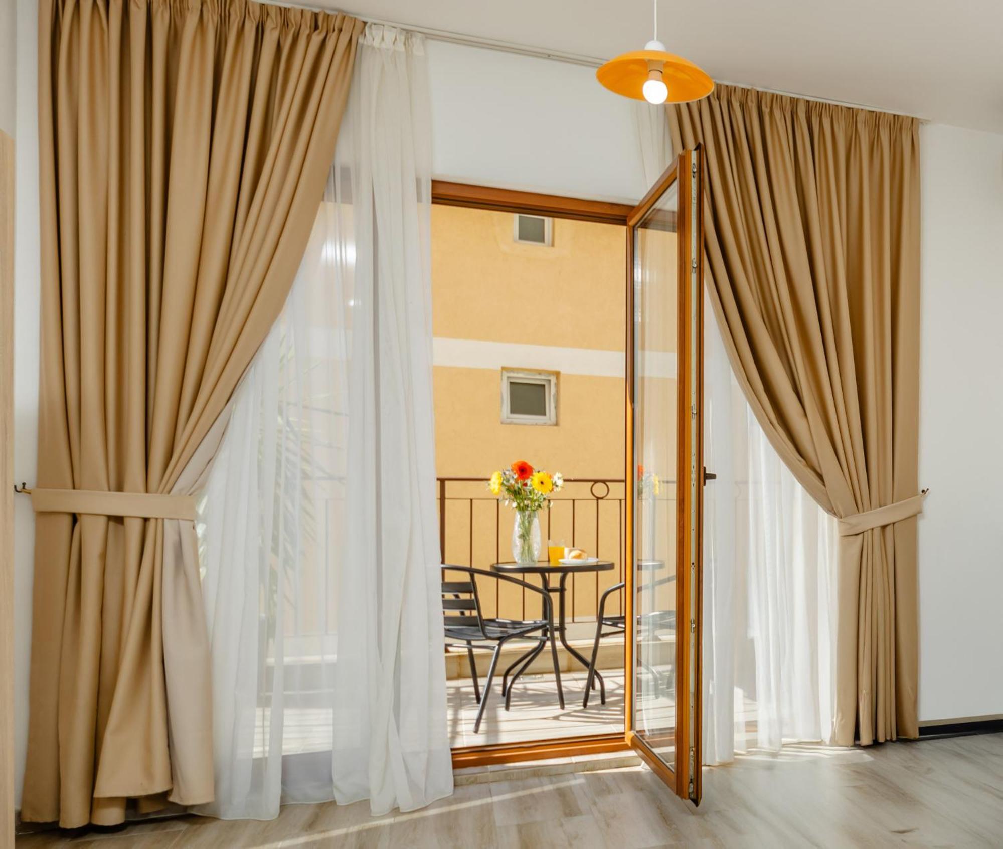 Arvala Apartments Budva Bilik gambar