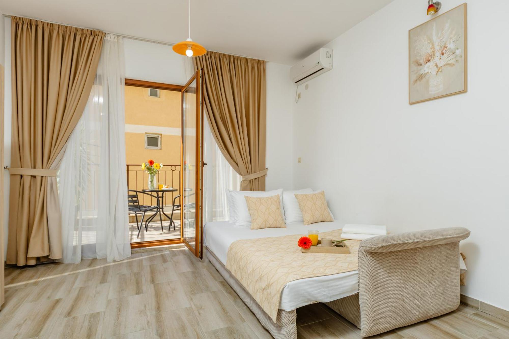 Arvala Apartments Budva Bilik gambar